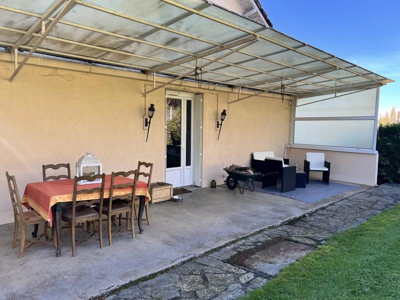 Maison - 147 m² - 9 pièces