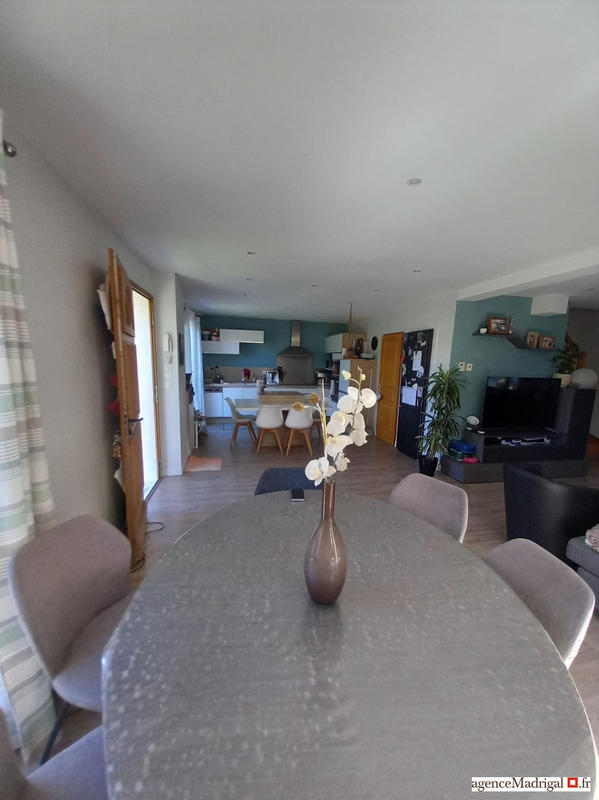 Maison traditionnelle - 135 m² - 5 pièces