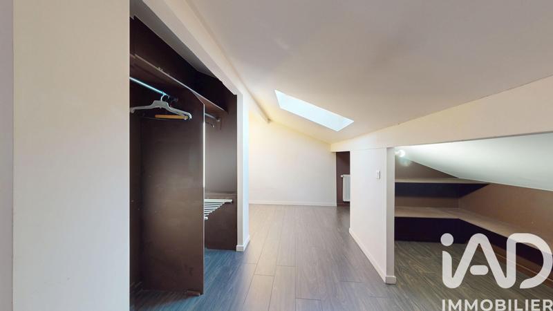 Maison - 245 m² - 8 pièces