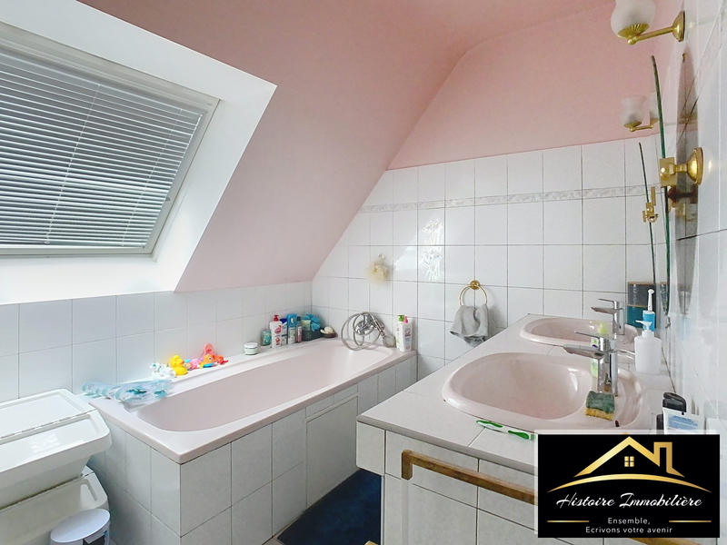 Maison traditionnelle - 125 m² - 8 pièces