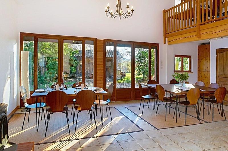 Maison - 420 m² - 12 pièces