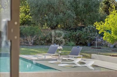 Villa - 326 m² - 9 pièces