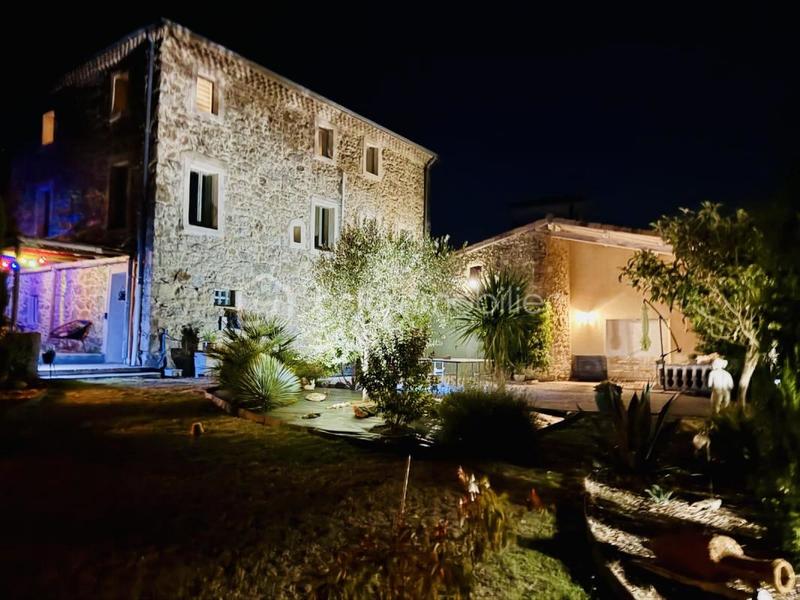 Corps de ferme - 350 m² - 13 pièces