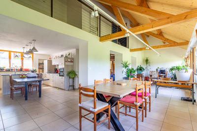 Maison - 202 m² - 8 pièces