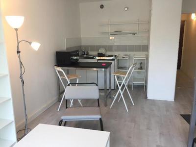Studio - 30 m² - 1 pièce