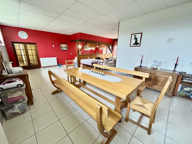 Maison - 196 m² - 8 pièces