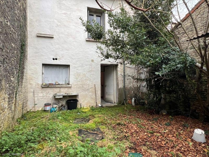 Maison - 230 m² - 9 pièces