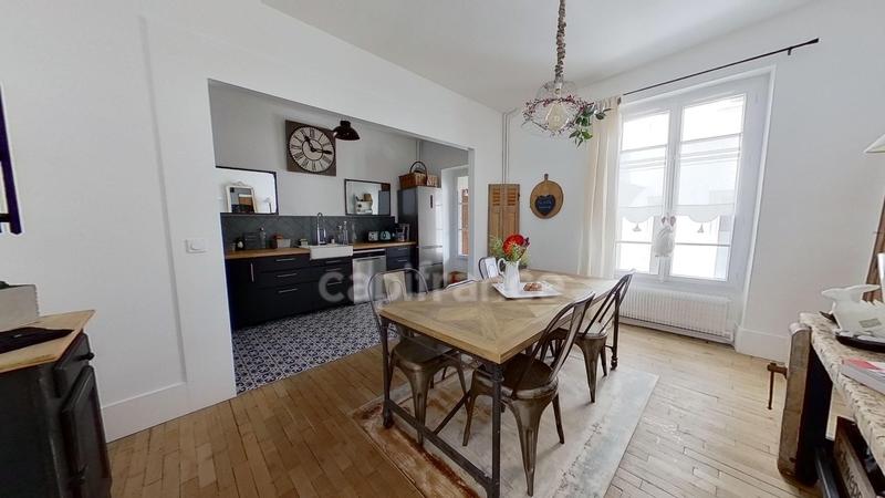 Maison - 184 m² - 7 pièces