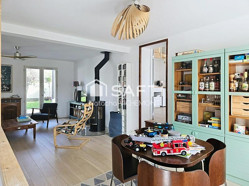 Maison - 180 m² - 8 pièces