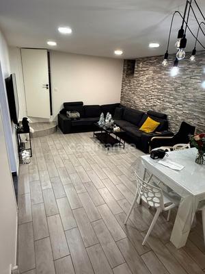 Appartement - 120 m² - 5 pièces