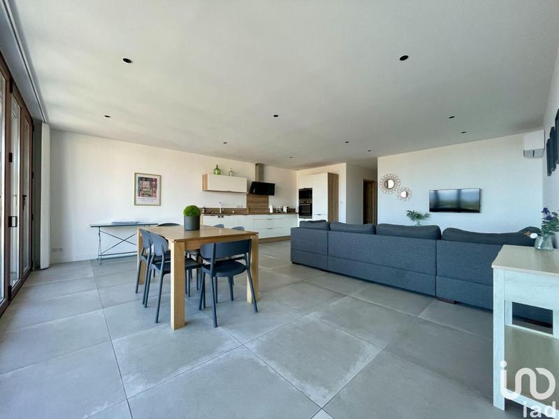 Maison - 250 m² - 6 pièces