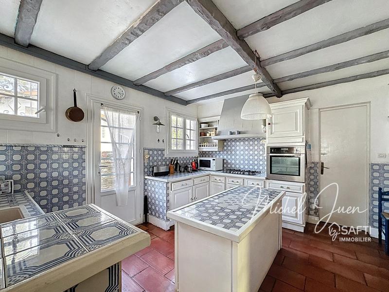 Maison - 232 m² - 6 pièces