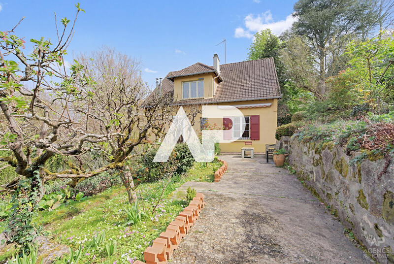 Maison - 165 m² - 7 pièces