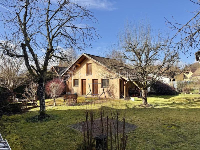 Maison traditionnelle - 210 m² - 10 pièces