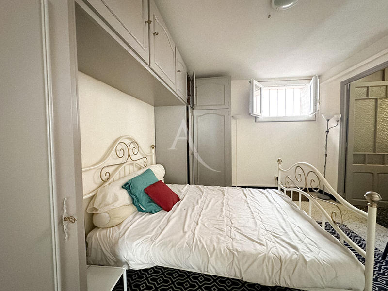 Immeuble - 11 pièces