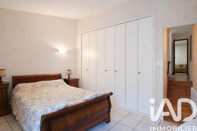Maison - 260 m² - 7 pièces