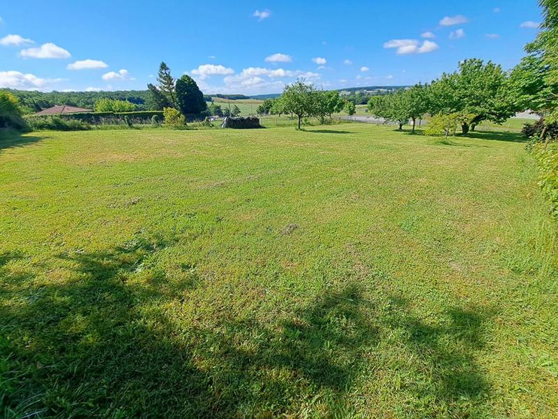 Terrain constructible - 1 500 m²