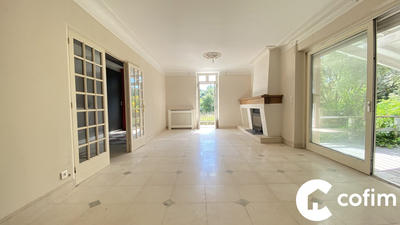 Maison ancienne - 373 m² - 10 pièces