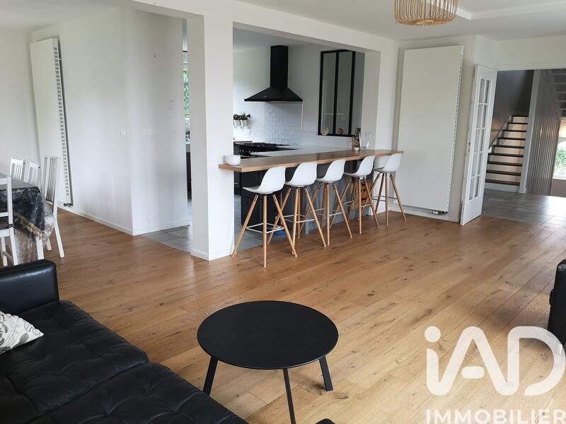 Maison - 179 m² - 9 pièces