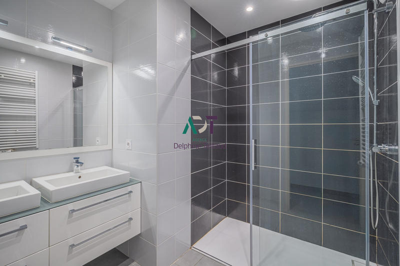 Appartement - 121 m² - 5 pièces