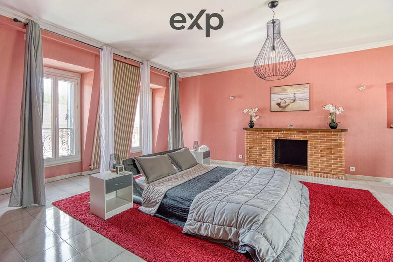 Maison contemporaine - 400 m² - 15 pièces