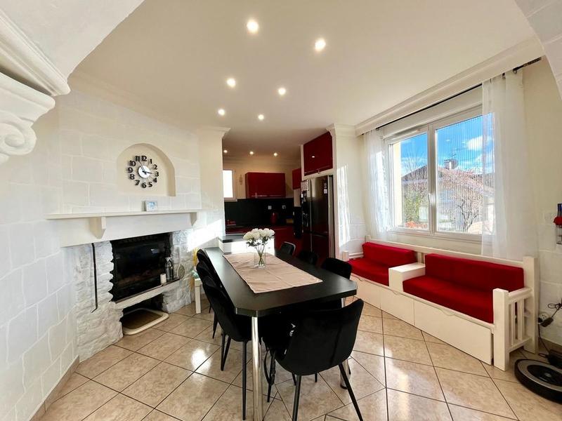 Appartement - 102 m² - 4 pièces