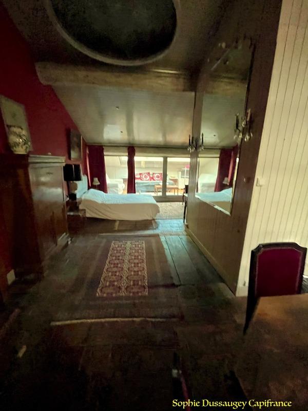 Maison - 230 m² - 8 pièces