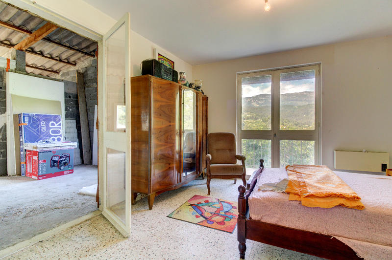 Maison - 270 m² - 8 pièces