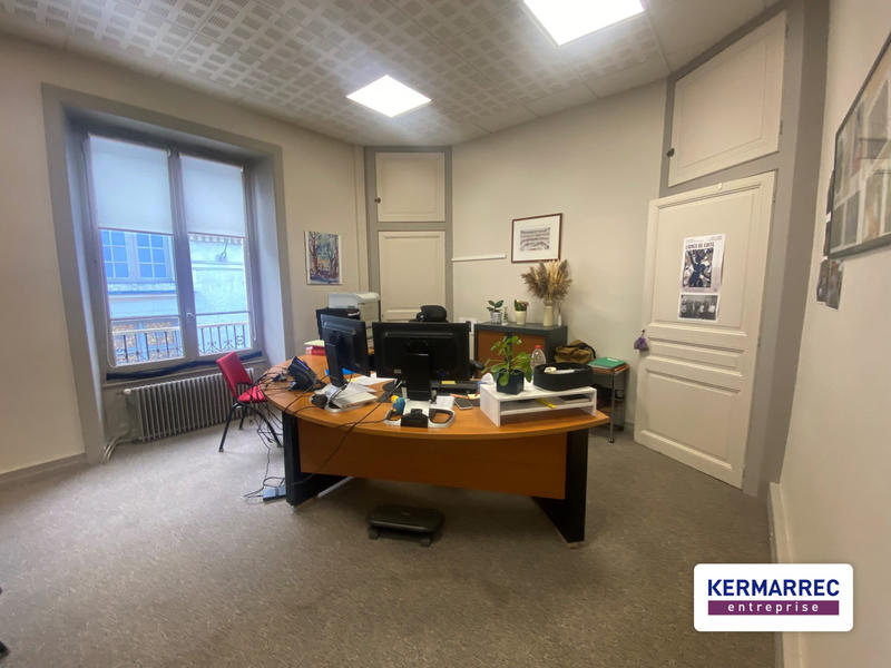 Bureau - 742 m²