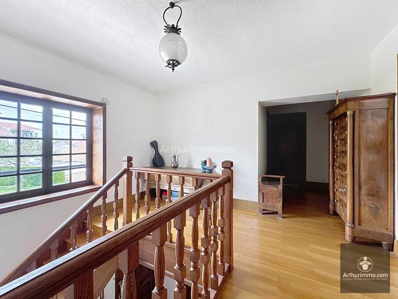 Maison - 240 m² - 10 pièces