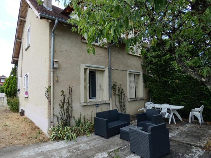 Maison - 338 m² - 13 pièces