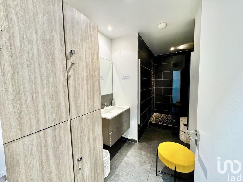 Local commercial - 221 m²