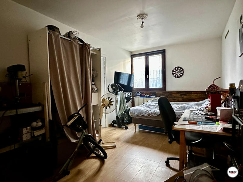 Maison - 256 m² - 12 pièces