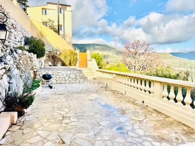 Appartement - 150 m² - 3 pièces