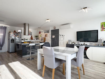 Maison - 97 m² - 5 pièces