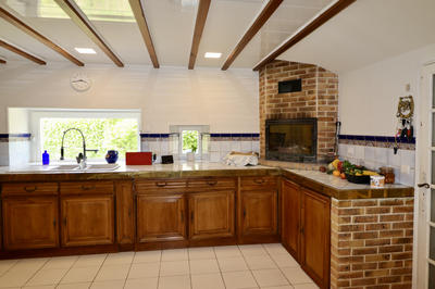 Maison - 460 m² - 9 pièces