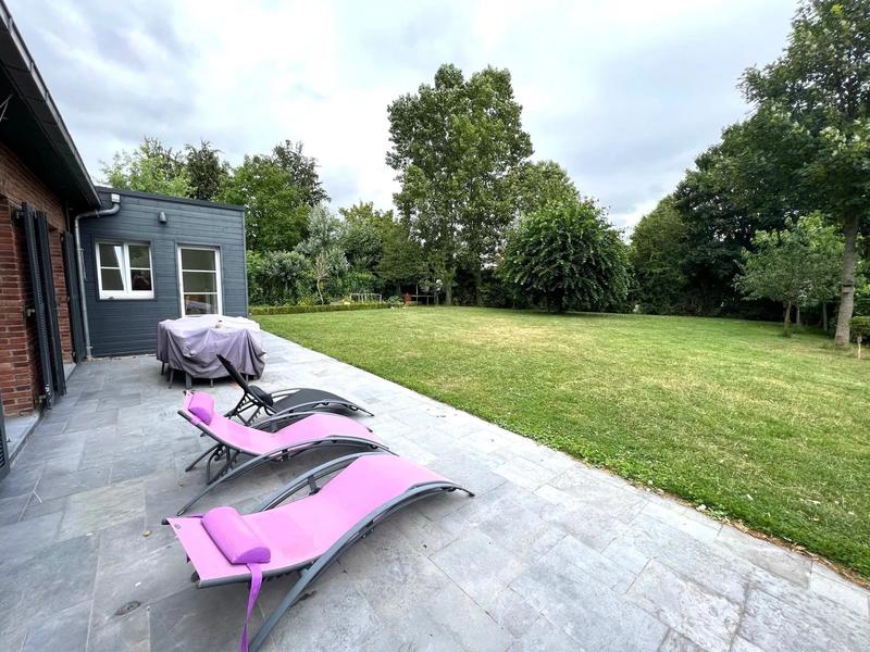 Maison - 300 m² - 9 pièces