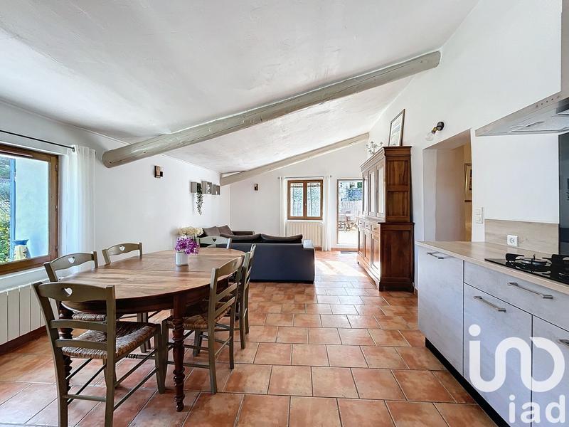 Maison - 220 m² - 8 pièces