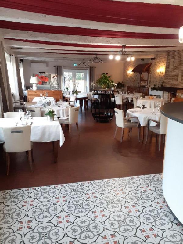 Maison - 1 000 m² - 13 pièces