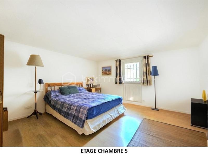 Maison - 210 m² - 6 pièces