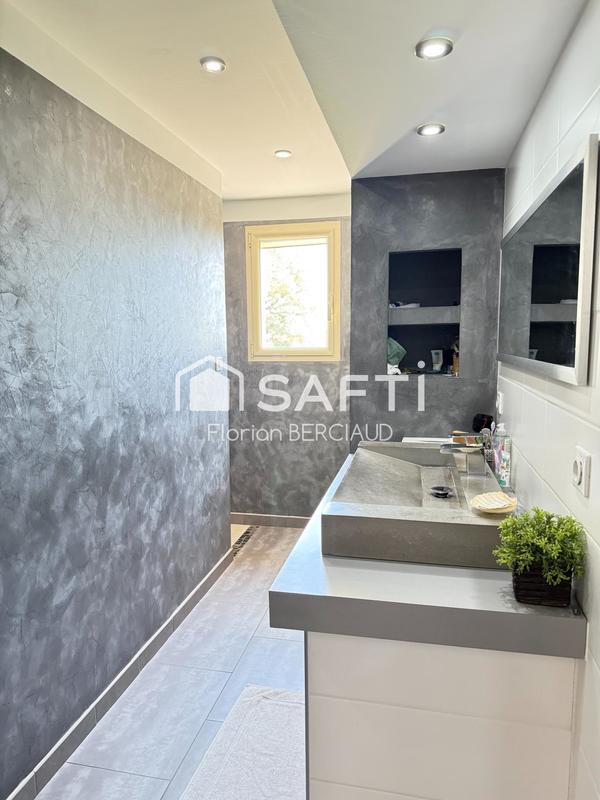 Maison - 143 m² - 5 pièces