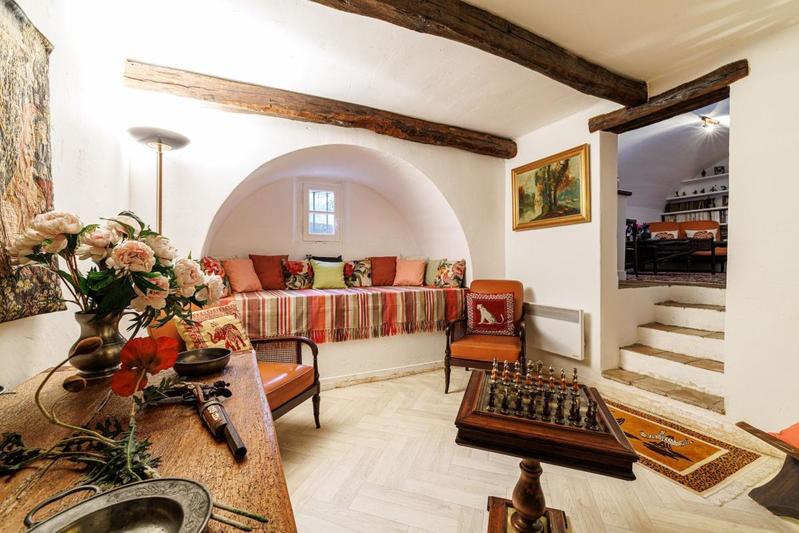 Propriété - 300 m² - 7 pièces