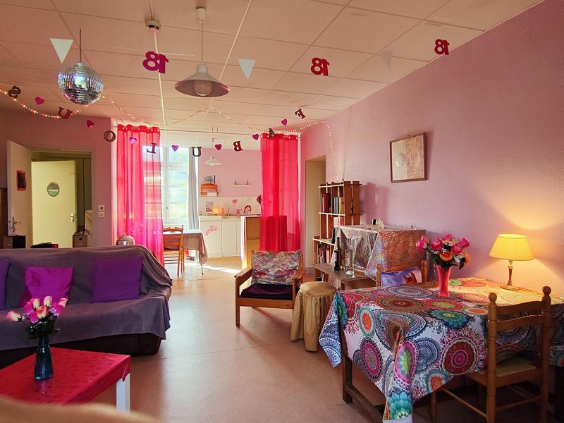 Maison - 800 m² - 10 pièces