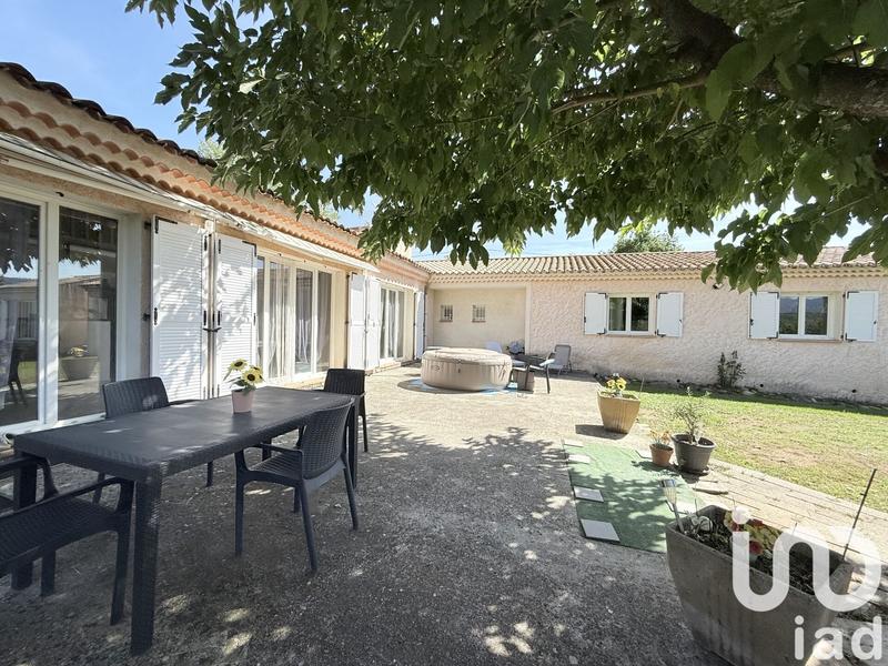 Maison - 260 m² - 5 pièces