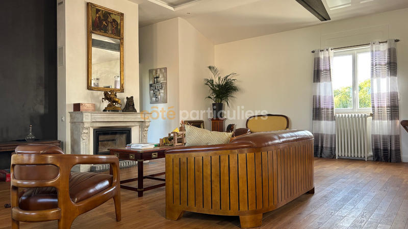 Maison - 305 m² - 7 pièces