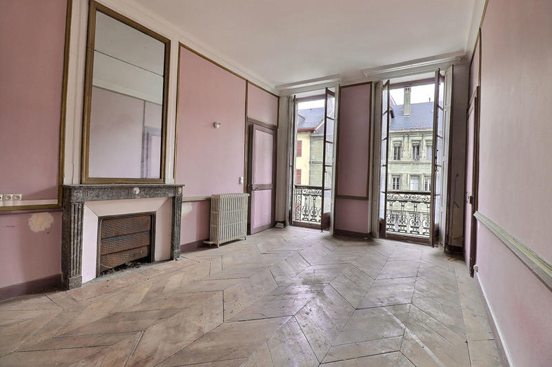 Appartement - 305 m² - 5 pièces