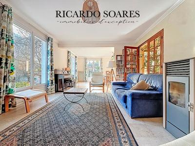 Maison - 178 m² - 8 pièces