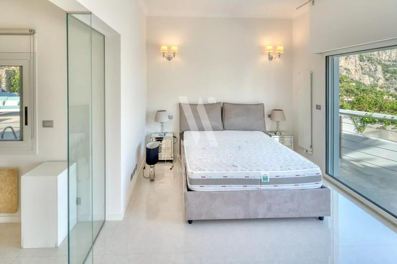 Villa - 180 m² - 5 pièces