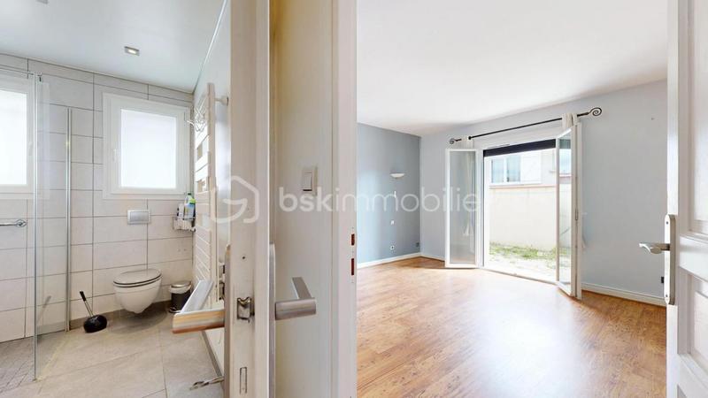 Demeure - 137 m² - 5 pièces