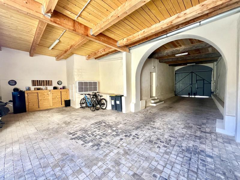 Maison - 321 m² - 11 pièces